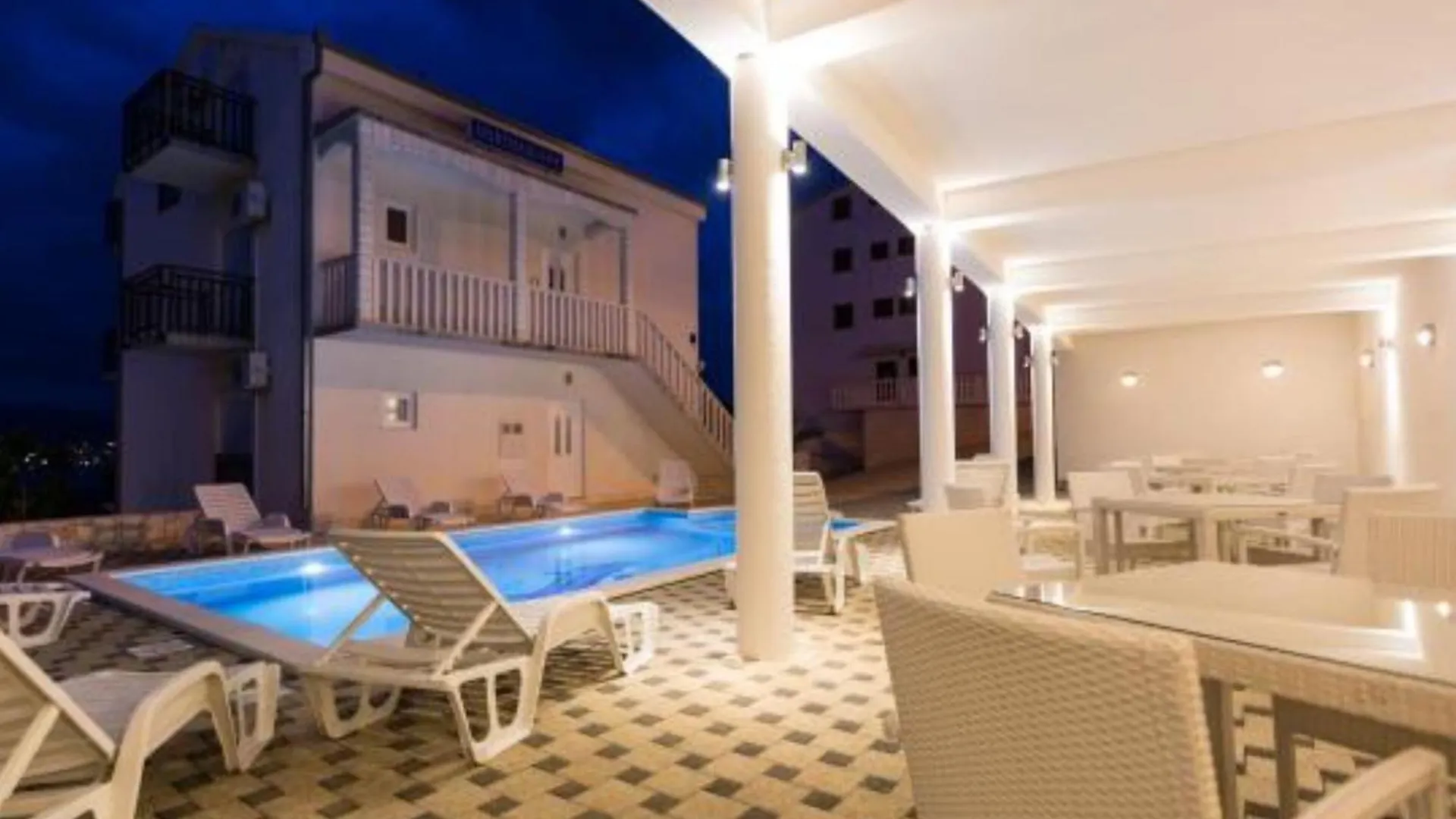 Apartmani Bridic Okrug Donji Donji Okrug  0*, Donji Okrug (Ciovo)